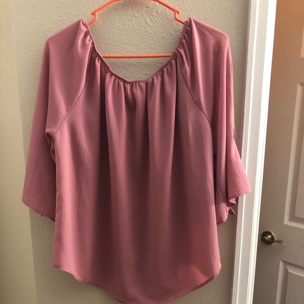 Cold shoulder 3/4 sleeve top